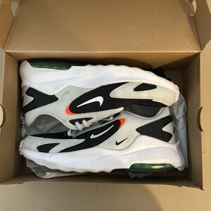 Nike Men's Black, White, and Orange Sneakers